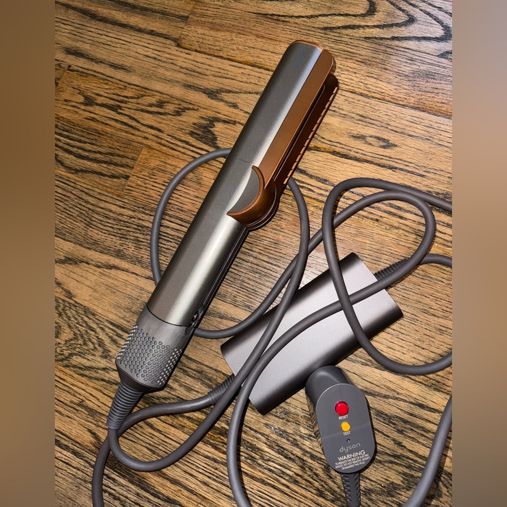 Dyson Airstrait Straightener